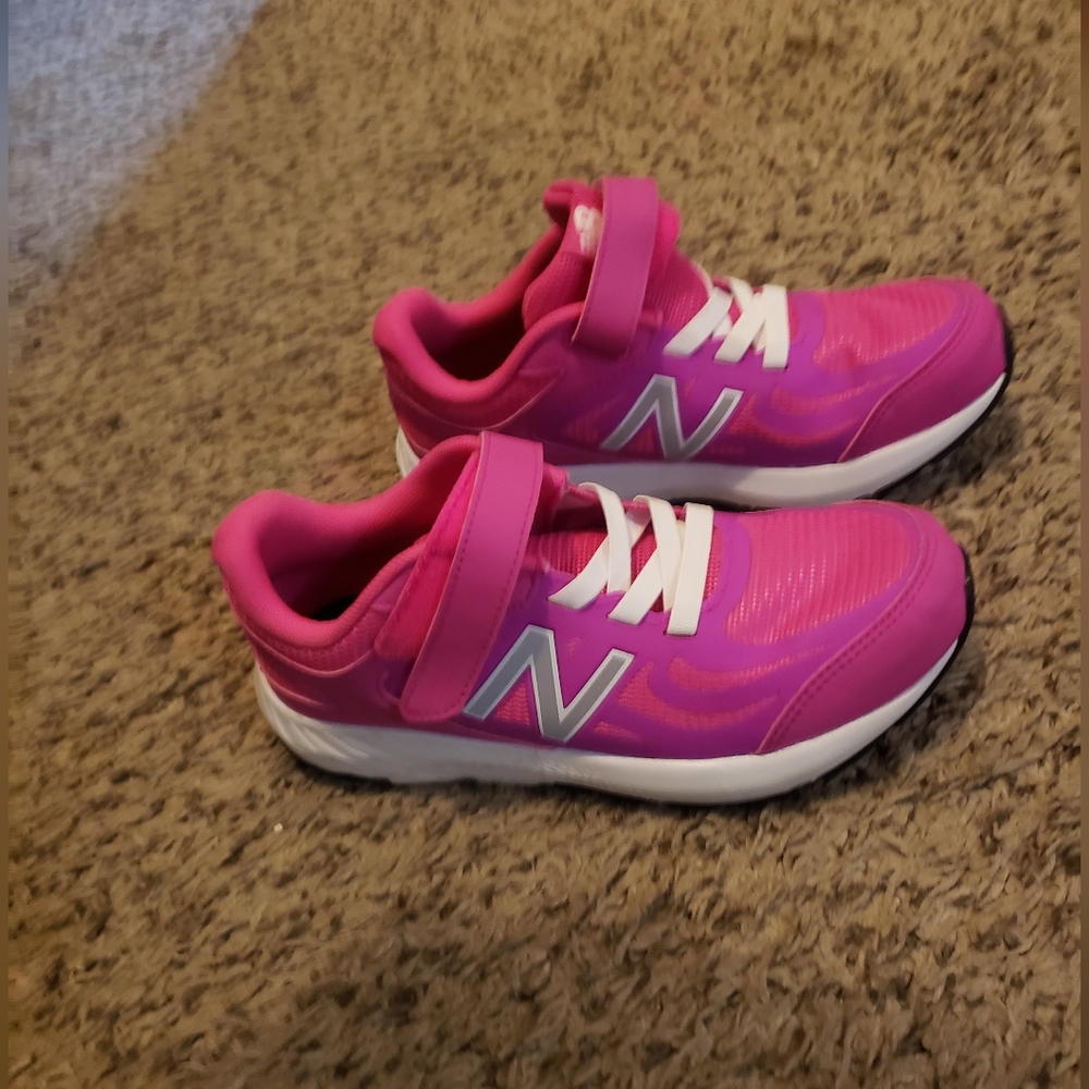 Girls Youth Pink New Balance Tennis Shoes Size 3